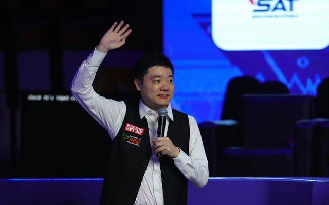 大方认爱卡哥：是的，我们订婚了 锦绣开年！